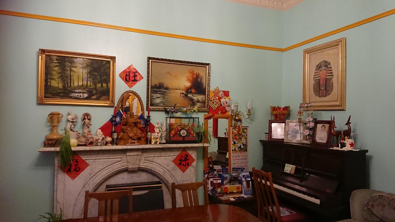 Swan Lake Guest House - Edinburgh — Photos 1